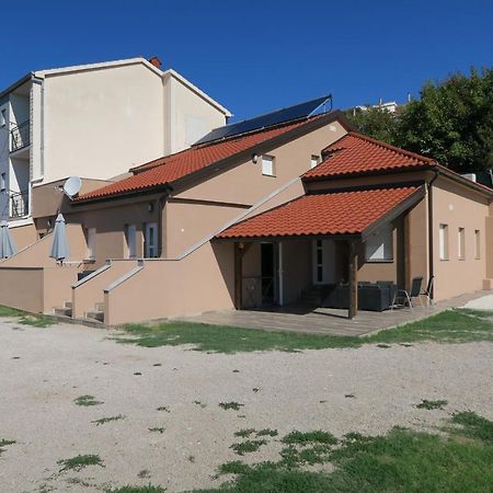 Family Apartment Baška Esterno foto