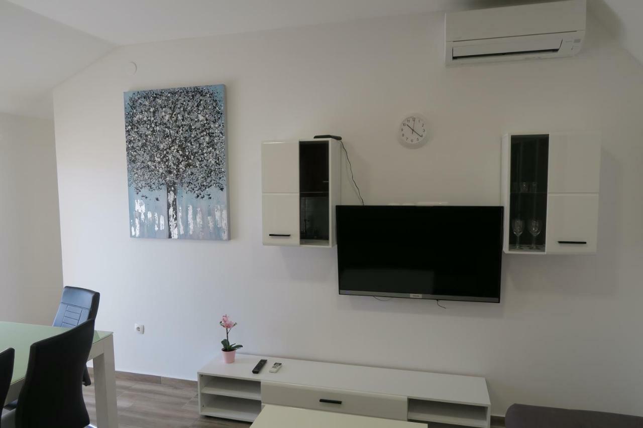 Family Apartment Baška Esterno foto