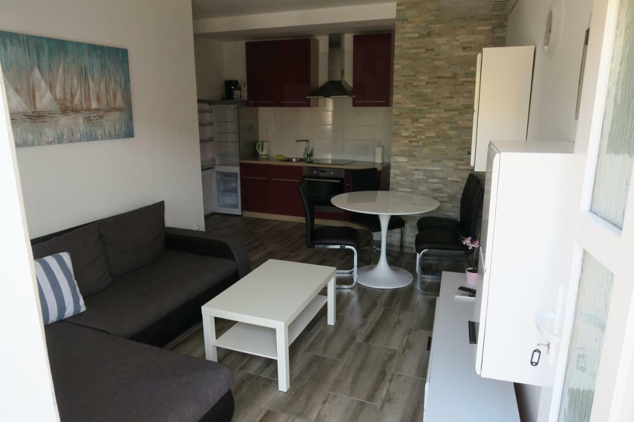 Family Apartment Baška Esterno foto