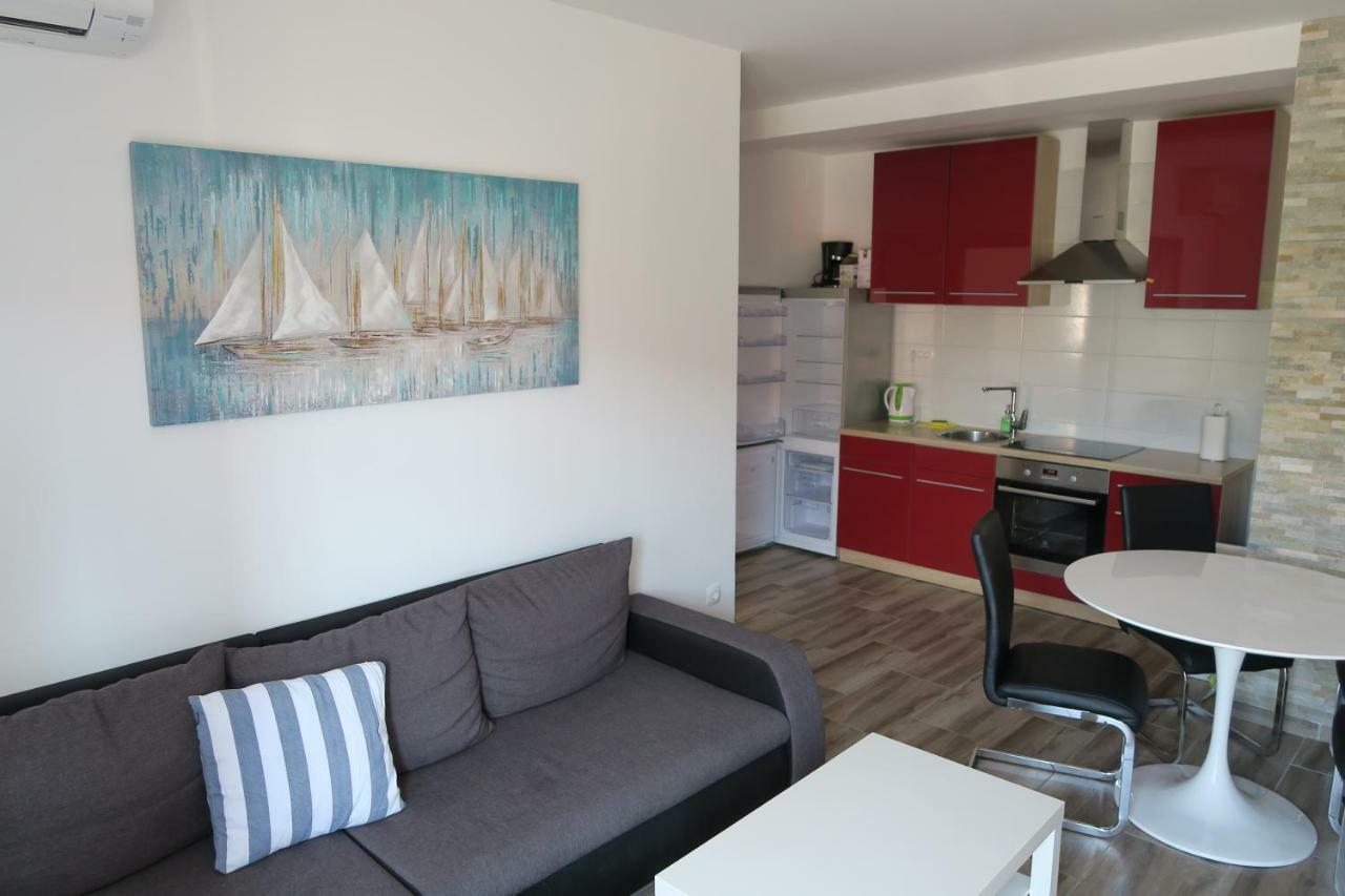 Family Apartment Baška Esterno foto