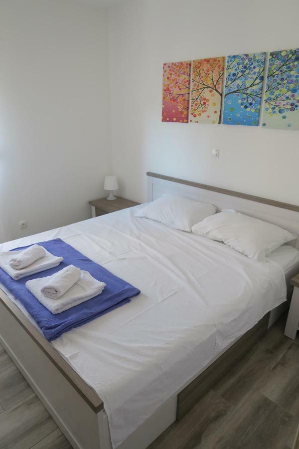 Family Apartment Baška Esterno foto