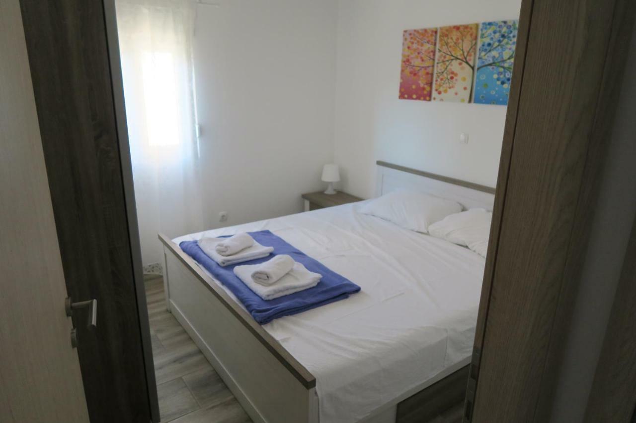 Family Apartment Baška Esterno foto