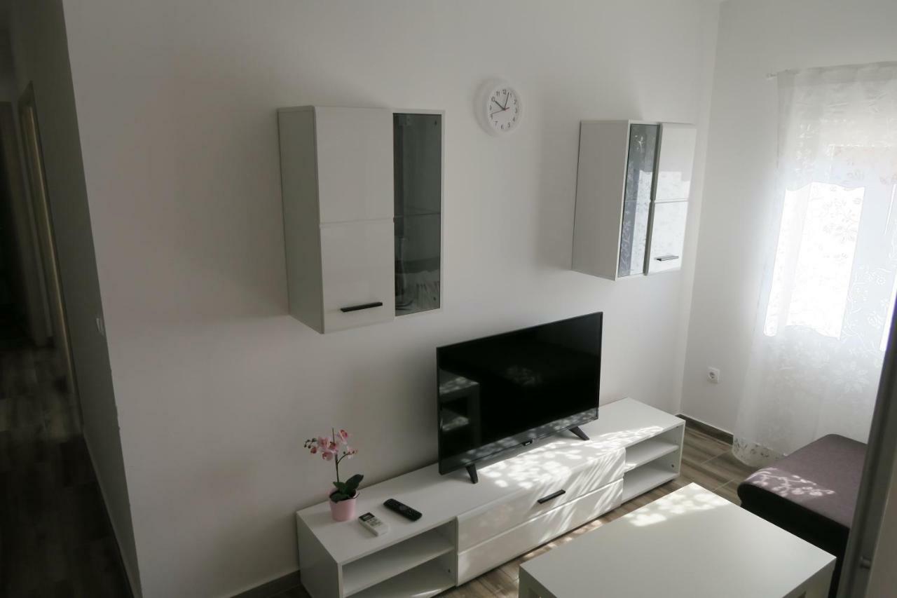 Family Apartment Baška Esterno foto