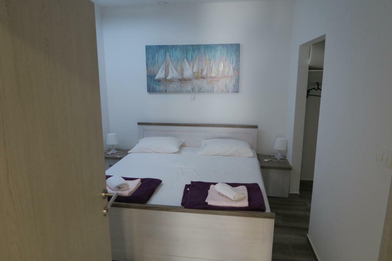 Family Apartment Baška Esterno foto